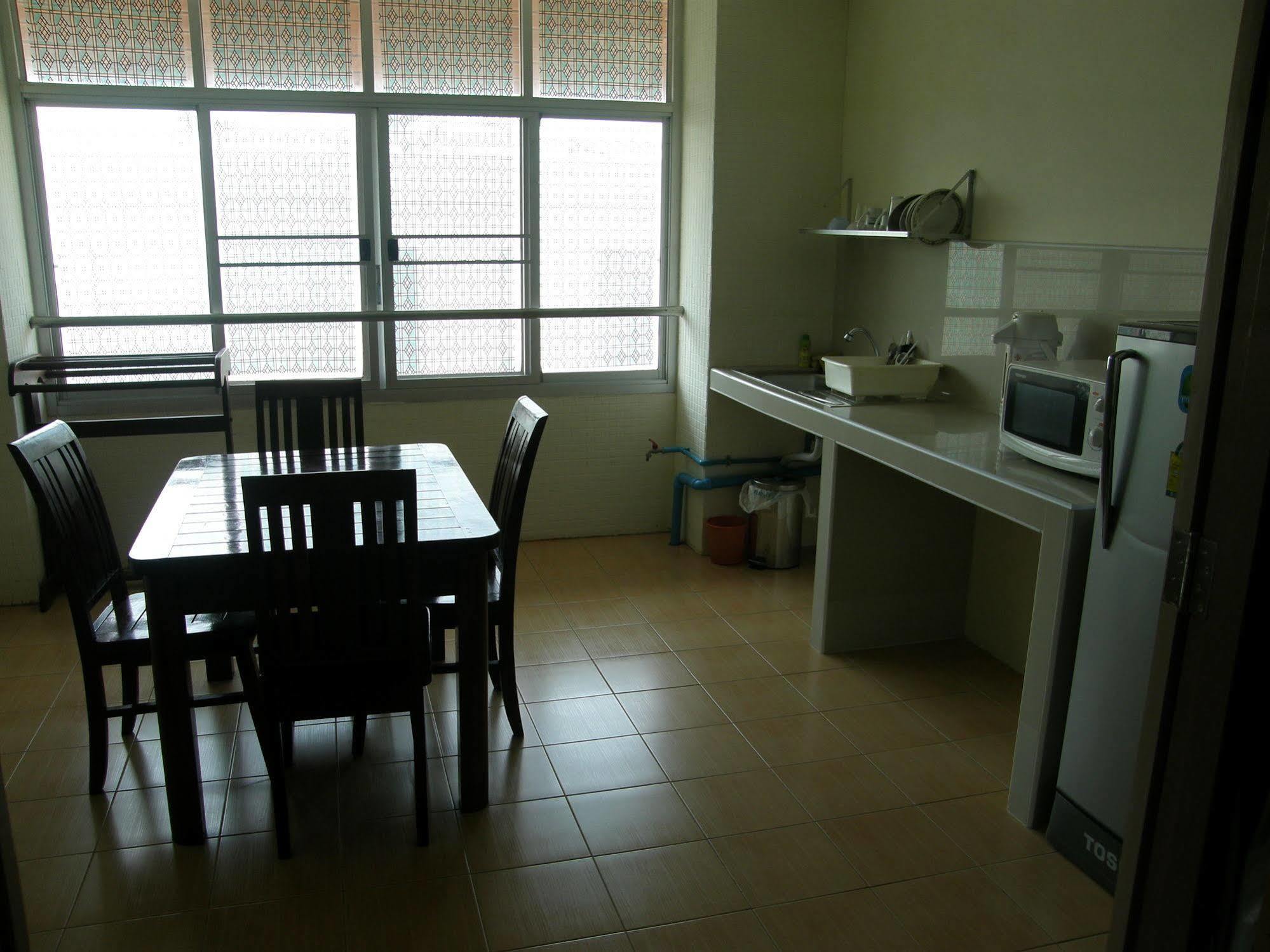 Anchana House Jomtien Beach Esterno foto