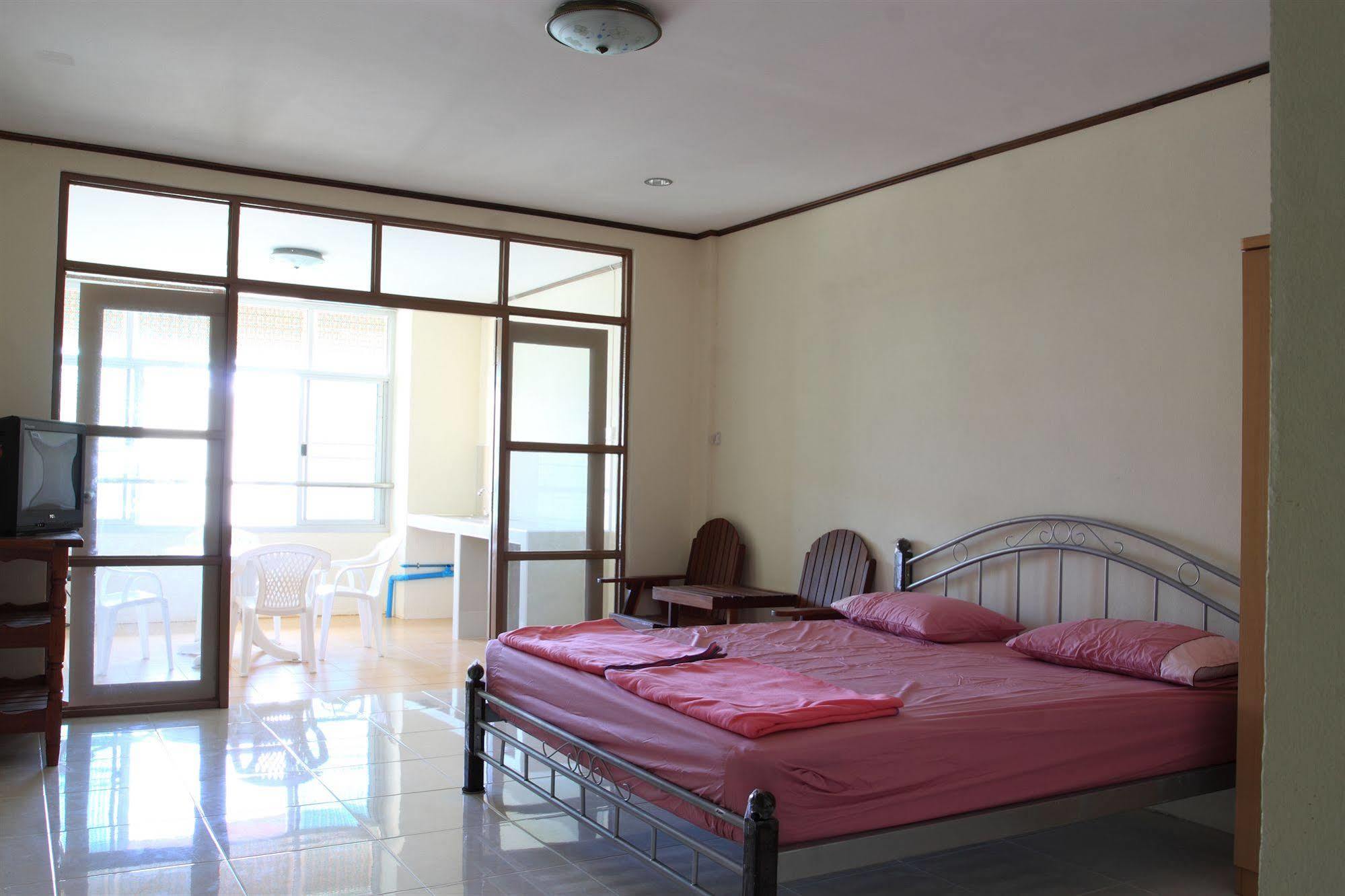 Anchana House Jomtien Beach Esterno foto